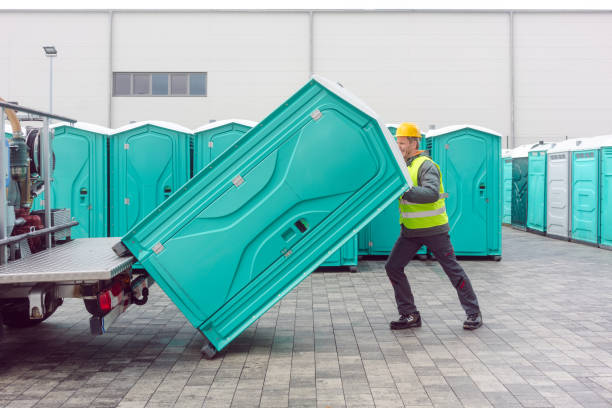 Best Porta potty delivery and setup  in West Liberty, IA